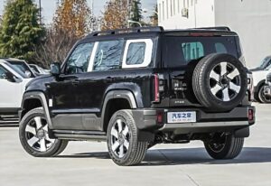 Китайський монстр: BAIC BJ40e - Гібридний позашляховик з птужністю суперкара