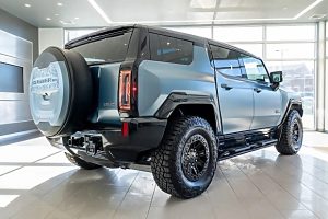GMC Hummer EV пройшов шлях від аукціонного дефіциту до знижок у $40 000+